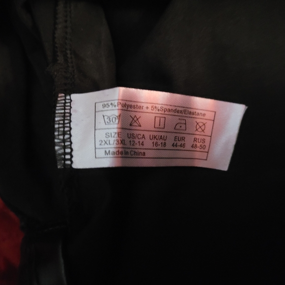 Black wetlook and lace dress - Size 2x/3x - Picture 2 of 4